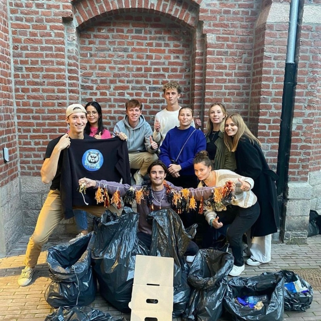 ESPAS - Notre école - Nos engagements - Projets étudiants, moteurs de changement - Clean up ESPAS #vauban